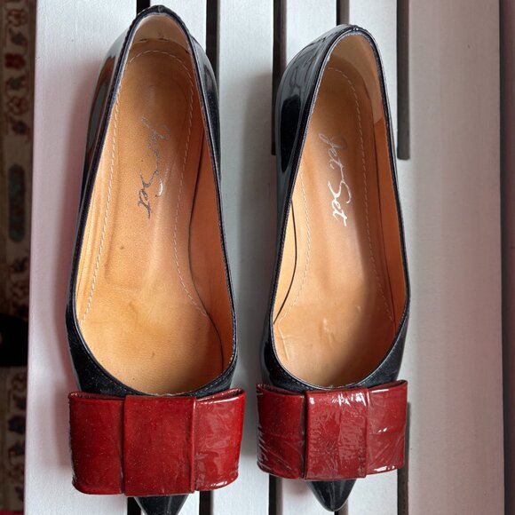 Black Patent Leather Ballet Flats wit Red Bows - Picture 2 of 5